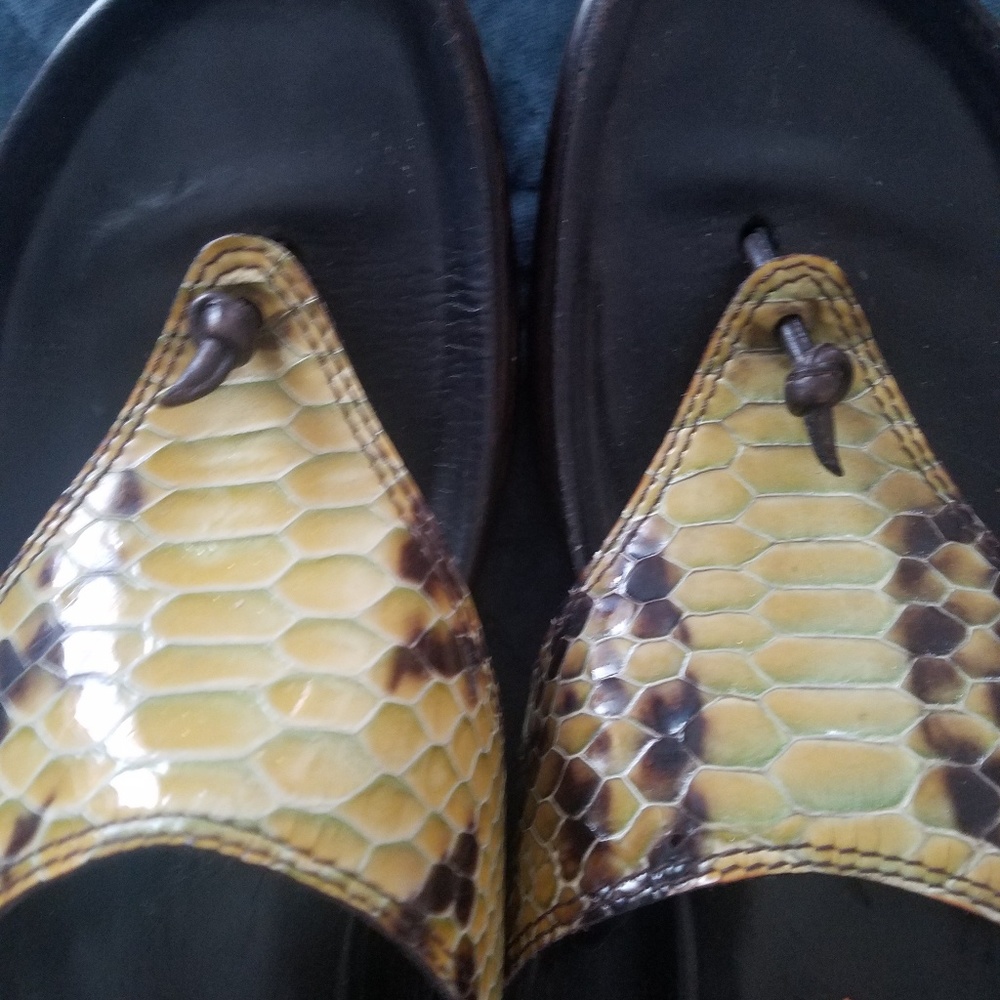 Sandals - Picture 2 of 3
